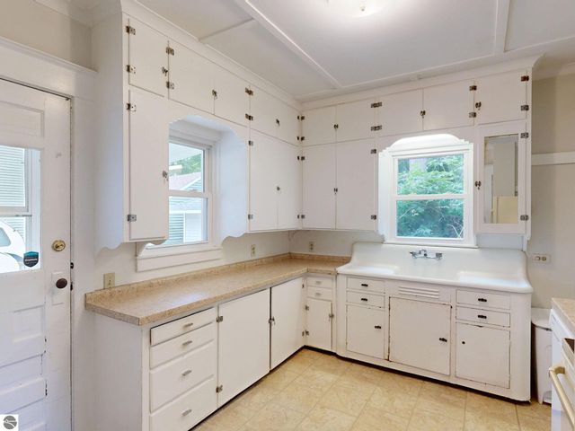 507 S Kinney, Mt Pleasant, MI 48858