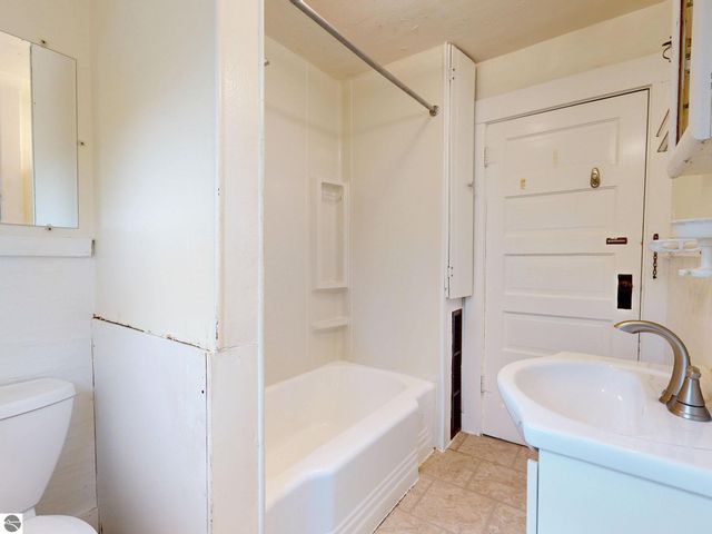 507 S Kinney, Mt Pleasant, MI 48858