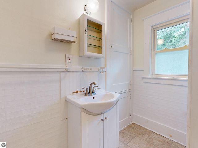 507 S Kinney, Mt Pleasant, MI 48858