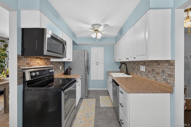 311 Tallwood Drive 311, Hartsdale, NY 10530