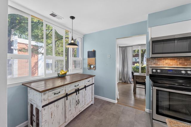 311 Tallwood Drive 311, Hartsdale, NY 10530