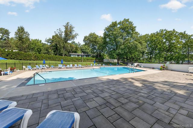 311 Tallwood Drive 311, Hartsdale, NY 10530
