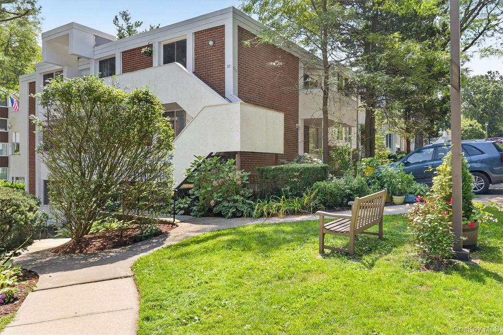 311 Tallwood Drive 311, Hartsdale, NY 10530 — exterior