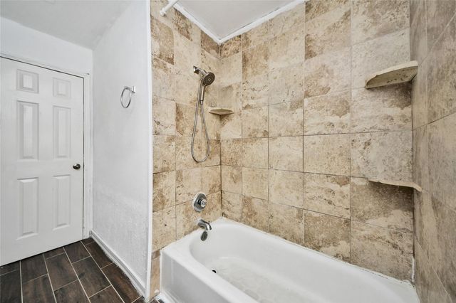 212 S Avenue D, Freeport, TX 77541