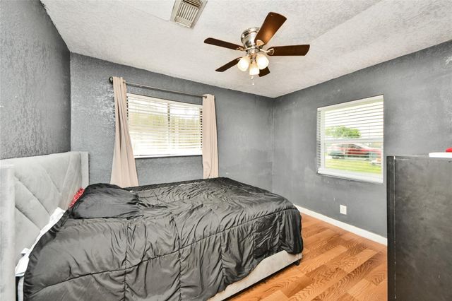 212 S Avenue D, Freeport, TX 77541