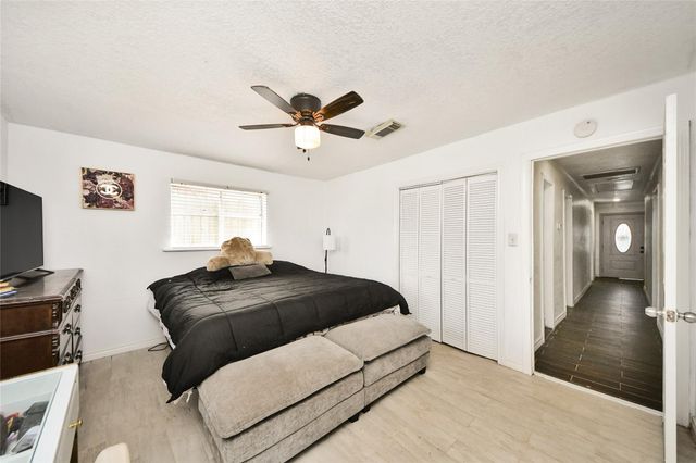 212 S Avenue D, Freeport, TX 77541