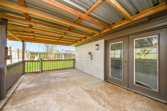 212 S Avenue D, Freeport, TX 77541