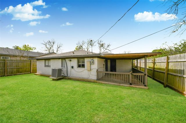 212 S Avenue D, Freeport, TX 77541