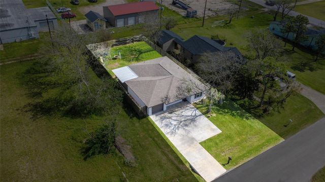 212 S Avenue D, Freeport, TX 77541