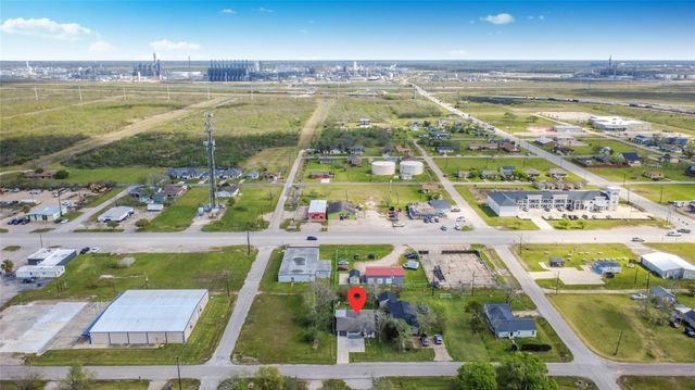 212 S Avenue D, Freeport, TX 77541