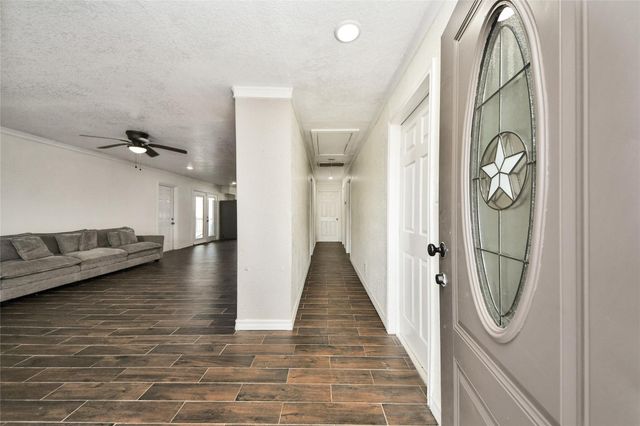 212 S Avenue D, Freeport, TX 77541