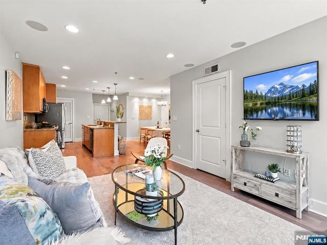113 Willow Avenue 2, Hoboken, NJ 07030