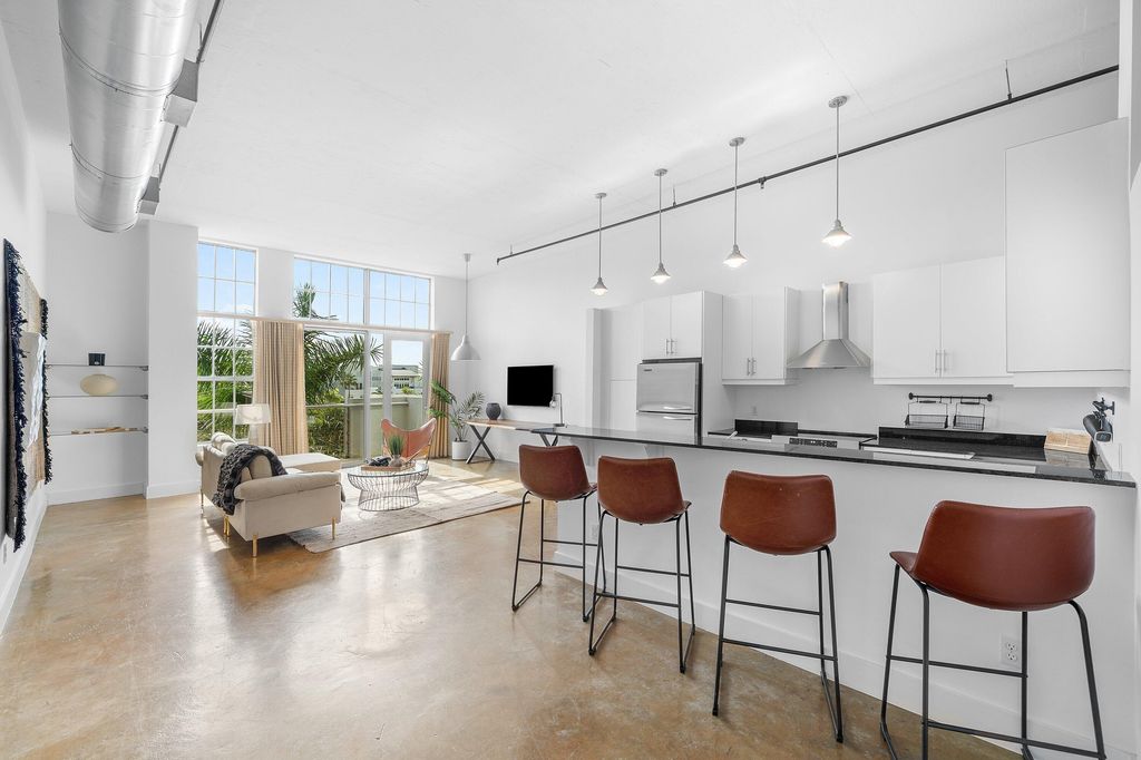 180 NE 4TH Avenue 406, Delray Beach, FL 33483