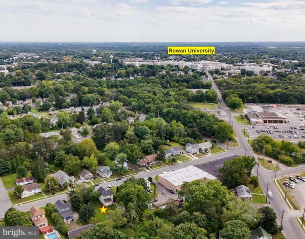 20 DEPTFORD RD, Glassboro, NJ 08028