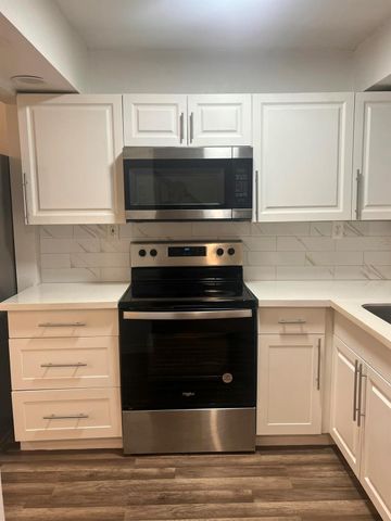 5305 Bayside Drive, Greenacres, FL 33463