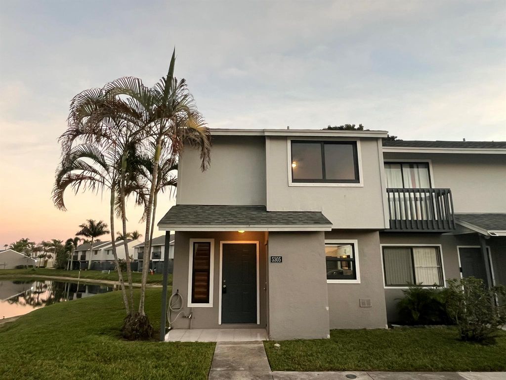 5305 Bayside Drive, Greenacres, FL 33463