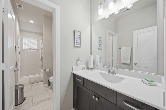 10255 Bayou Oaks Dr, Conroe, TX 77385