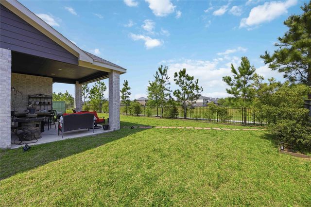 10255 Bayou Oaks Dr, Conroe, TX 77385