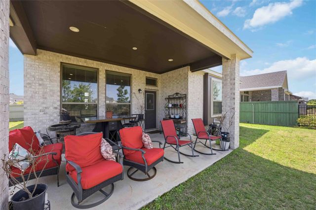 10255 Bayou Oaks Dr, Conroe, TX 77385