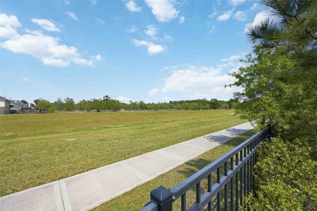 10255 Bayou Oaks Dr, Conroe, TX 77385