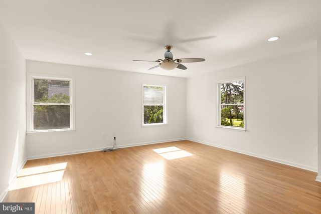 750 N GEORGE MASON DR, Arlington, VA 22203