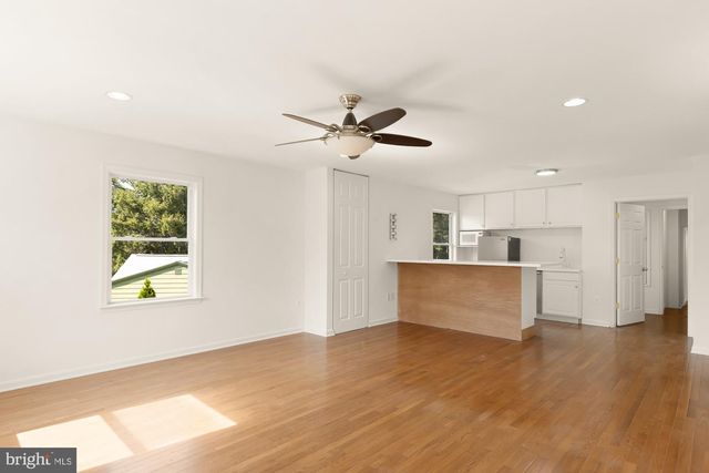 750 N GEORGE MASON DR, Arlington, VA 22203