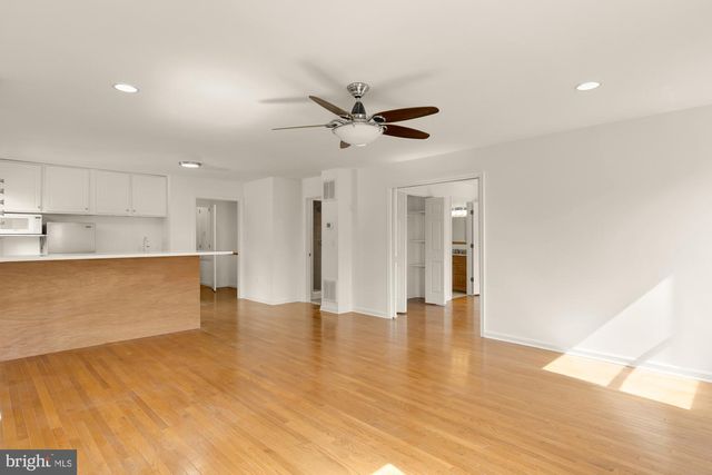 750 N GEORGE MASON DR, Arlington, VA 22203
