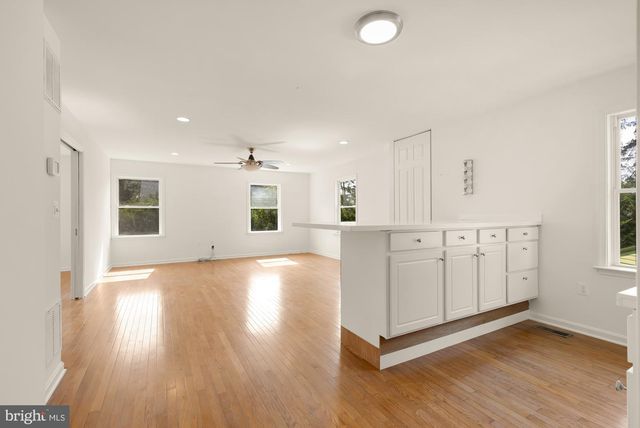 750 N GEORGE MASON DR, Arlington, VA 22203