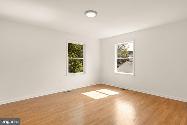 750 N GEORGE MASON DR, Arlington, VA 22203