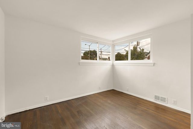 750 N GEORGE MASON DR, Arlington, VA 22203