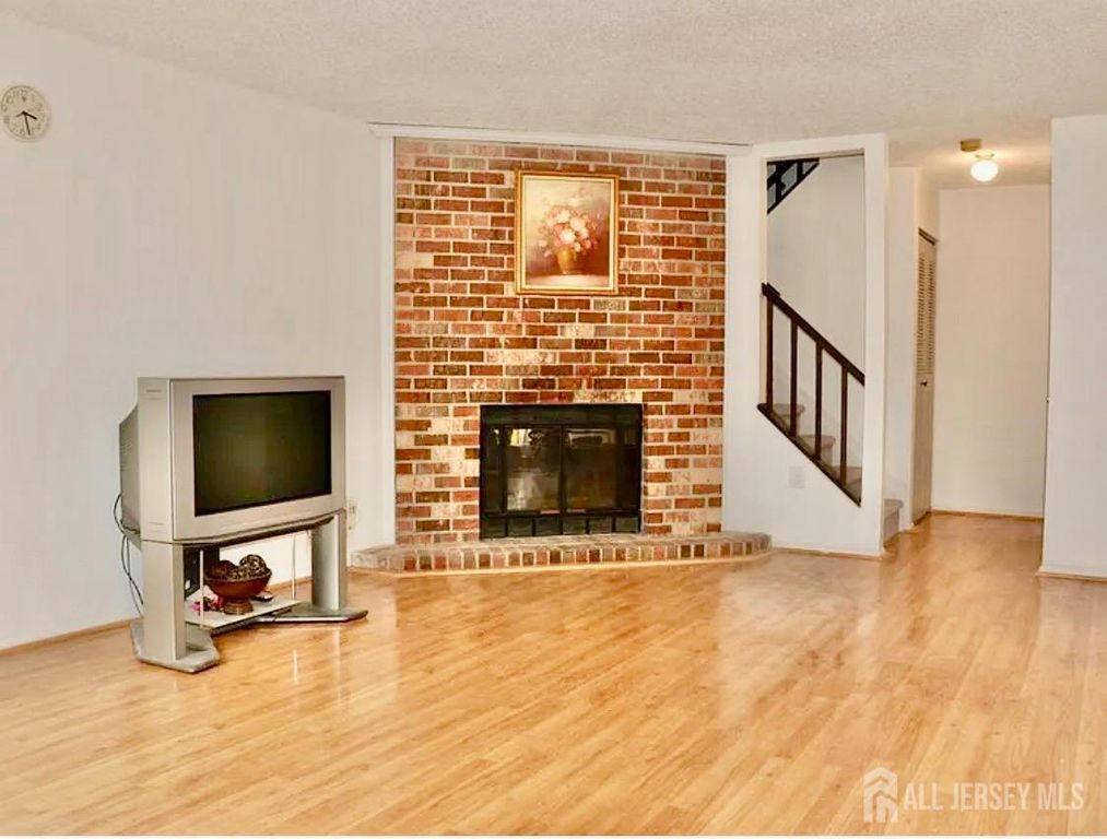 59 Covington Court, East Brunswick, NJ 08816