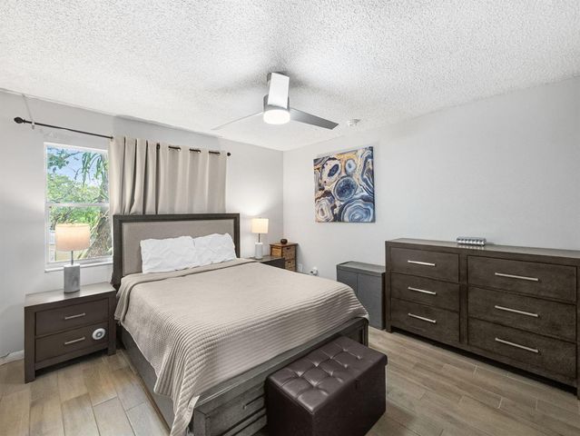10772 La Placida Drive 7-303, Coral Springs, FL 33065