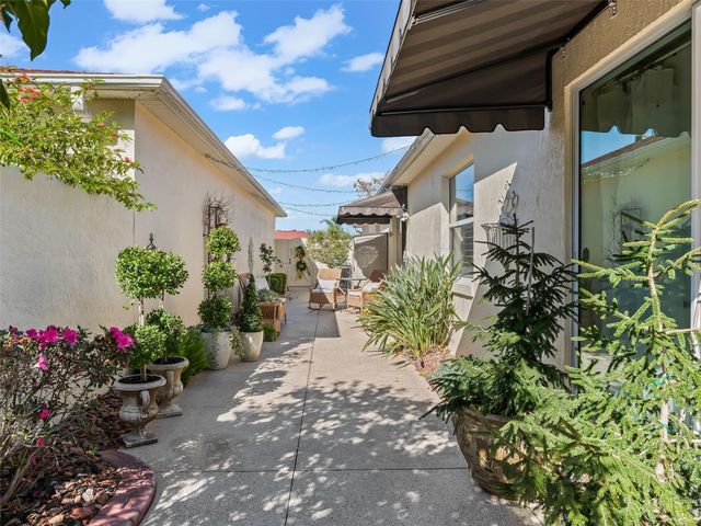 1407 MONTEZ LOOP, Lady Lake, FL 32159