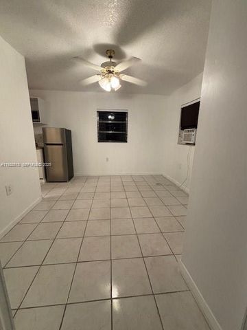 541 E 16th St B, Hialeah, FL 33010