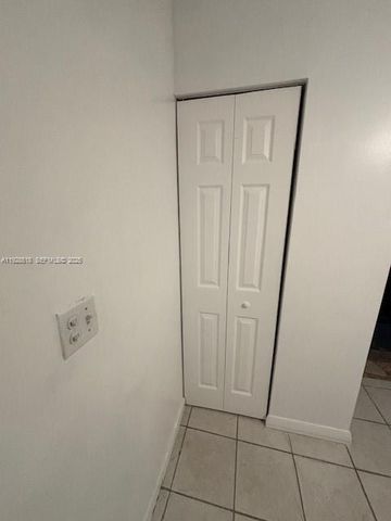 541 E 16th St B, Hialeah, FL 33010