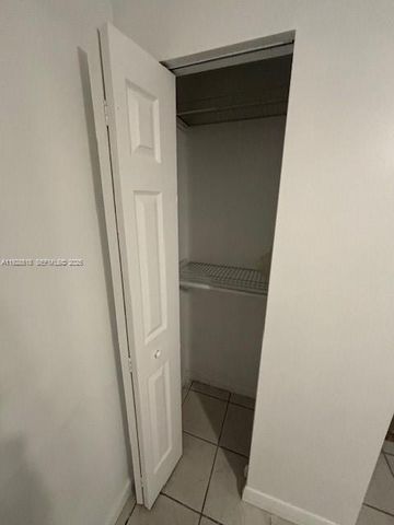 541 E 16th St B, Hialeah, FL 33010