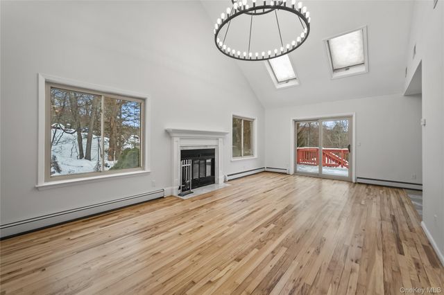 34 Nicole Way, Mahopac, NY 10541