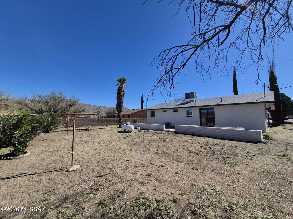 Image 14 of property listing at 428 Camino Agosto, Rio Rico, AZ 85648
