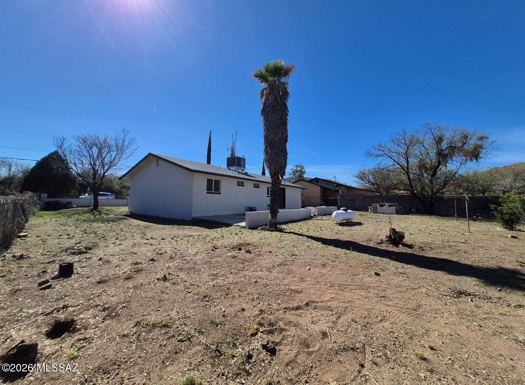 Image 15 of property listing at 428 Camino Agosto, Rio Rico, AZ 85648