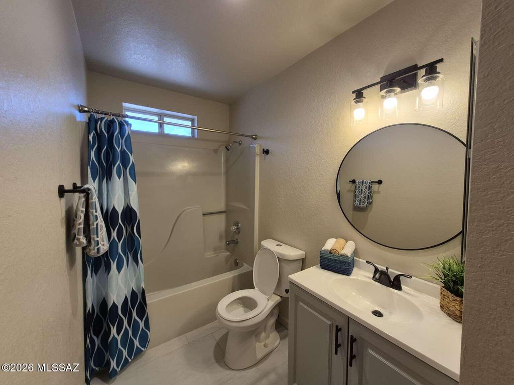 Image 9 of property listing at 428 Camino Agosto, Rio Rico, AZ 85648