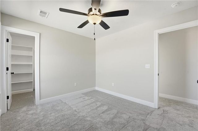 407 Sixth Street, Smithville, MO 64089