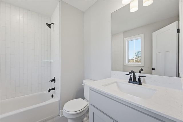 407 Sixth Street, Smithville, MO 64089