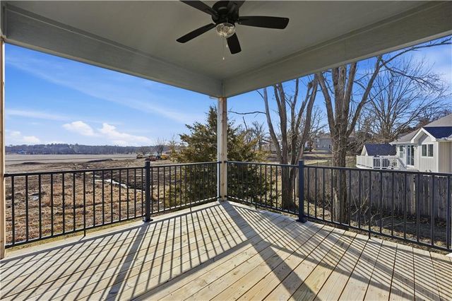 407 Sixth Street, Smithville, MO 64089