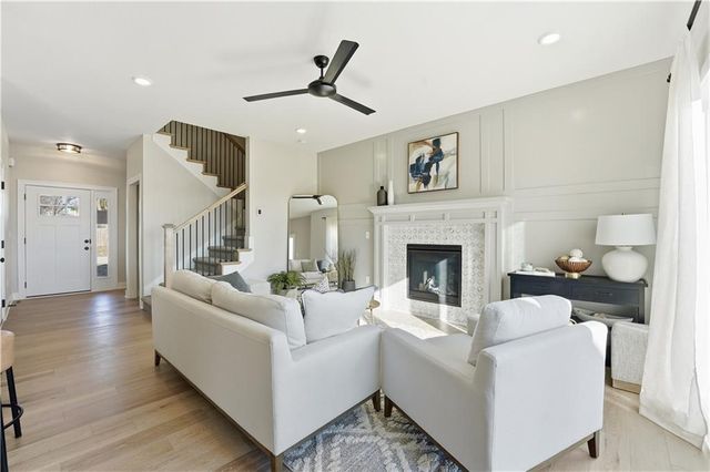 407 Sixth Street, Smithville, MO 64089