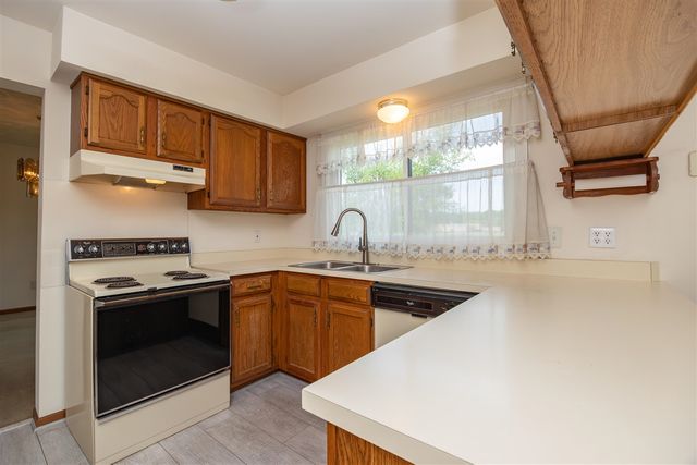 2377 Duke Drive, Troy, MI 48085