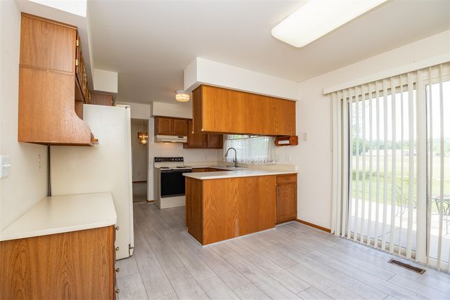 2377 Duke Drive, Troy, MI 48085