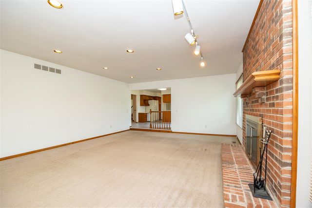 2377 Duke Drive, Troy, MI 48085
