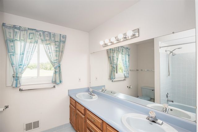 2377 Duke Drive, Troy, MI 48085