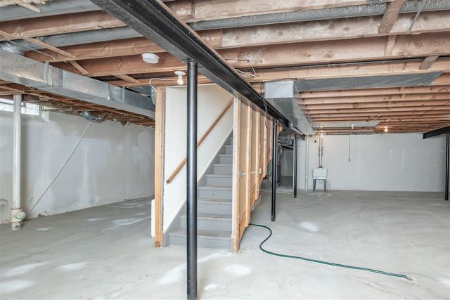 2377 Duke Drive, Troy, MI 48085