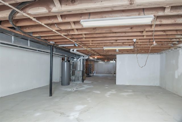 2377 Duke Drive, Troy, MI 48085